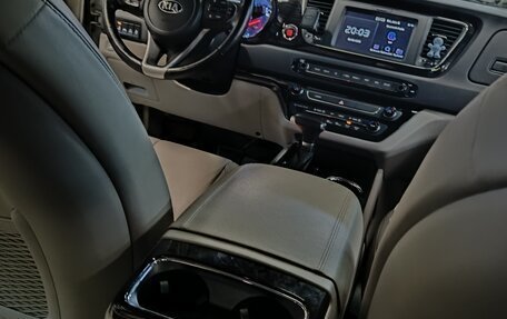 KIA Carnival III, 2018 год, 3 300 000 рублей, 13 фотография