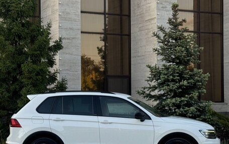 Volkswagen Tiguan II, 2019 год, 1 830 000 рублей, 21 фотография