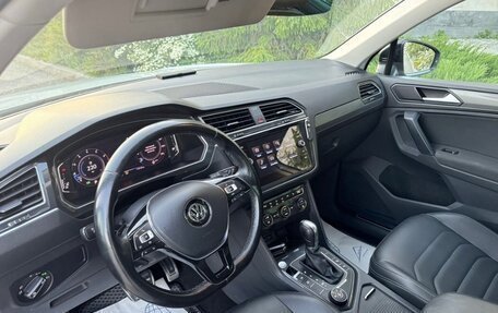 Volkswagen Tiguan II, 2019 год, 1 830 000 рублей, 36 фотография
