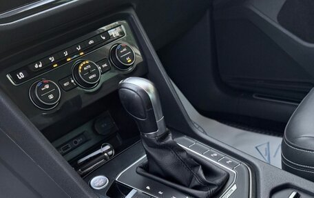 Volkswagen Tiguan II, 2019 год, 1 830 000 рублей, 35 фотография