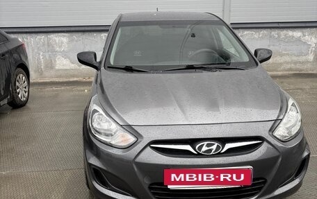 Hyundai Solaris II рестайлинг, 2013 год, 800 000 рублей, 4 фотография