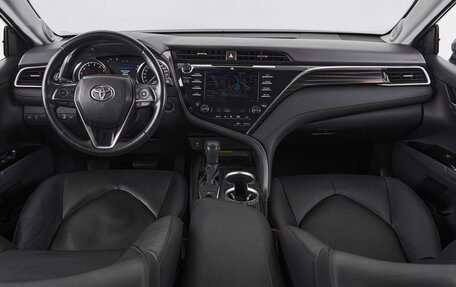 Toyota Camry, 2018 год, 2 695 000 рублей, 8 фотография