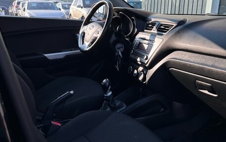 KIA Rio III рестайлинг, 2015 год, 1 064 000 рублей, 12 фотография