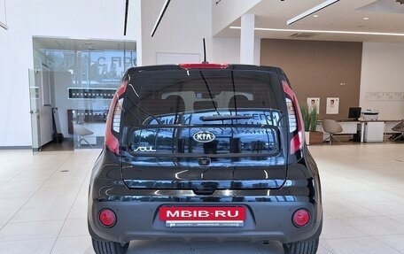 KIA Soul II рестайлинг, 2018 год, 1 699 000 рублей, 6 фотография