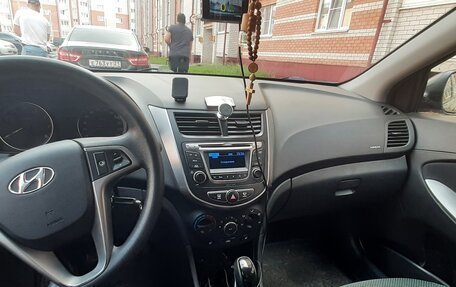 Hyundai Solaris II рестайлинг, 2015 год, 1 150 000 рублей, 2 фотография