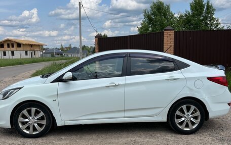 Hyundai Solaris II рестайлинг, 2011 год, 750 000 рублей, 3 фотография