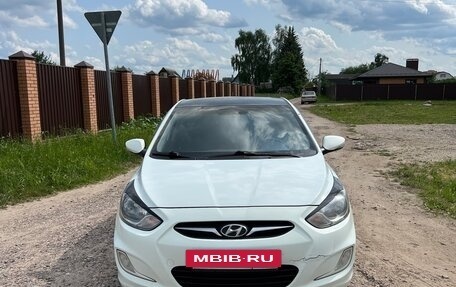Hyundai Solaris II рестайлинг, 2011 год, 750 000 рублей, 2 фотография