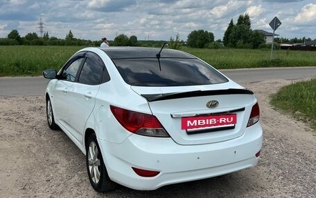 Hyundai Solaris II рестайлинг, 2011 год, 750 000 рублей, 5 фотография