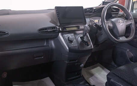 Toyota Wish II, 2011 год, 1 599 000 рублей, 16 фотография