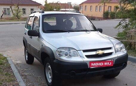 Chevrolet Niva I рестайлинг, 2009 год, 460 000 рублей, 2 фотография