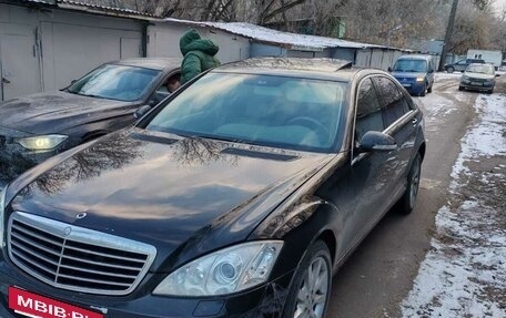 Mercedes-Benz S-Класс, 2006 год, 600 000 рублей, 2 фотография