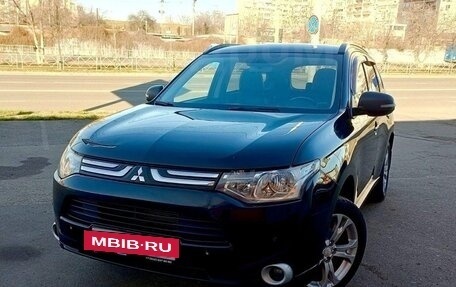 Mitsubishi Outlander III рестайлинг 3, 2013 год, 1 340 000 рублей, 5 фотография
