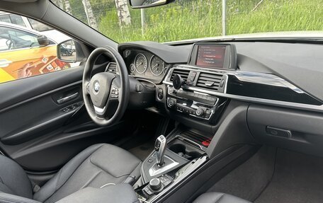BMW 3 серия, 2017 год, 2 400 000 рублей, 15 фотография