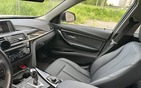 BMW 3 серия, 2017 год, 2 400 000 рублей, 17 фотография
