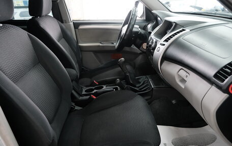 Mitsubishi Pajero Sport II рестайлинг, 2008 год, 1 599 000 рублей, 20 фотография