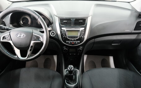 Hyundai Solaris II рестайлинг, 2011 год, 839 000 рублей, 15 фотография