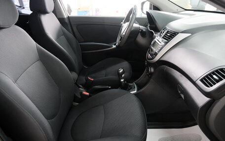 Hyundai Solaris II рестайлинг, 2011 год, 839 000 рублей, 22 фотография