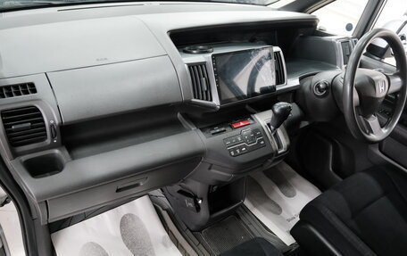 Honda Stepwgn IV, 2010 год, 1 379 000 рублей, 18 фотография