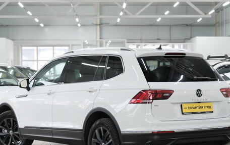 Volkswagen Tiguan II, 2021 год, 2 499 000 рублей, 5 фотография