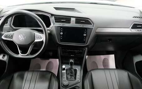 Volkswagen Tiguan II, 2021 год, 2 499 000 рублей, 18 фотография