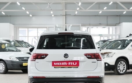 Volkswagen Tiguan II, 2021 год, 2 499 000 рублей, 6 фотография