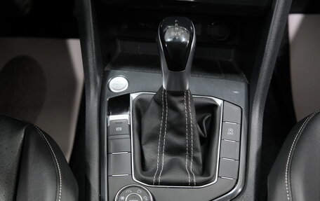 Volkswagen Tiguan II, 2021 год, 2 499 000 рублей, 21 фотография