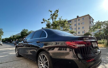 Mercedes-Benz E-Класс, 2022 год, 5 900 000 рублей, 2 фотография