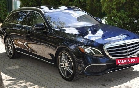 Mercedes-Benz E-Класс, 2018 год, 3 850 000 рублей, 2 фотография