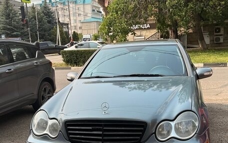Mercedes-Benz C-Класс, 2005 год, 610 000 рублей, 3 фотография