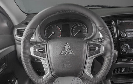 Mitsubishi Pajero Sport III рестайлинг, 2017 год, 2 349 000 рублей, 11 фотография