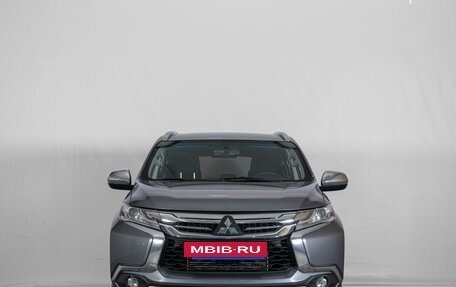 Mitsubishi Pajero Sport III рестайлинг, 2017 год, 2 349 000 рублей, 2 фотография