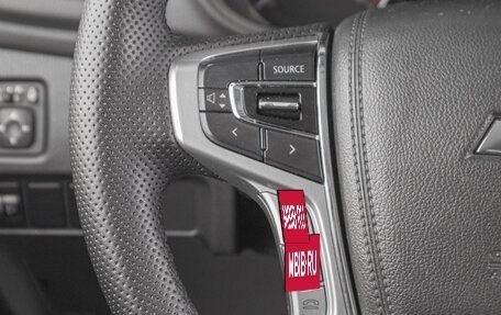 Mitsubishi Pajero Sport III рестайлинг, 2017 год, 2 349 000 рублей, 10 фотография