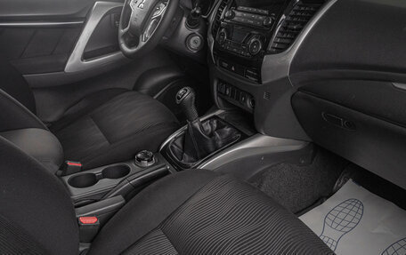 Mitsubishi Pajero Sport III рестайлинг, 2017 год, 2 349 000 рублей, 17 фотография
