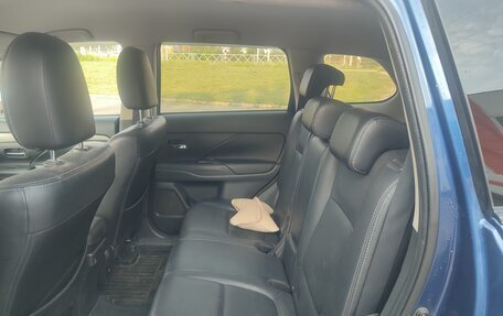 Mitsubishi Outlander III рестайлинг 3, 2014 год, 1 450 000 рублей, 4 фотография