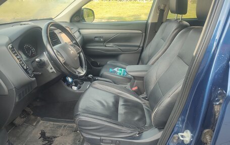 Mitsubishi Outlander III рестайлинг 3, 2014 год, 1 450 000 рублей, 5 фотография