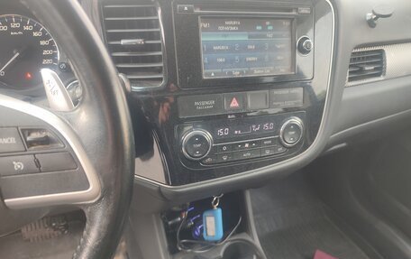 Mitsubishi Outlander III рестайлинг 3, 2014 год, 1 450 000 рублей, 6 фотография