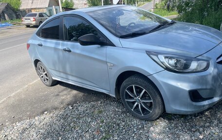 Hyundai Solaris II рестайлинг, 2011 год, 760 000 рублей, 3 фотография