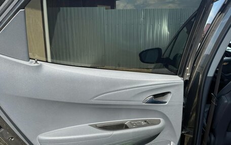 Chevrolet Bolt, 2017 год, 1 990 000 рублей, 14 фотография