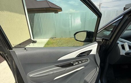 Chevrolet Bolt, 2017 год, 1 990 000 рублей, 24 фотография