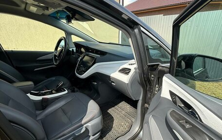 Chevrolet Bolt, 2017 год, 1 990 000 рублей, 23 фотография