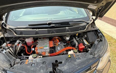 Chevrolet Bolt, 2017 год, 1 990 000 рублей, 27 фотография