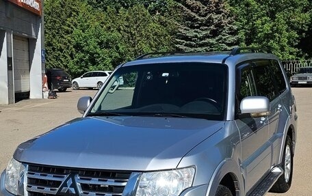 Mitsubishi Pajero IV, 2013 год, 2 250 000 рублей, 3 фотография