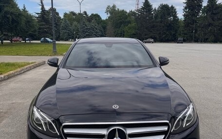 Mercedes-Benz E-Класс, 2019 год, 3 567 000 рублей, 4 фотография