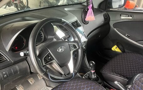 Hyundai Solaris II рестайлинг, 2015 год, 930 000 рублей, 5 фотография