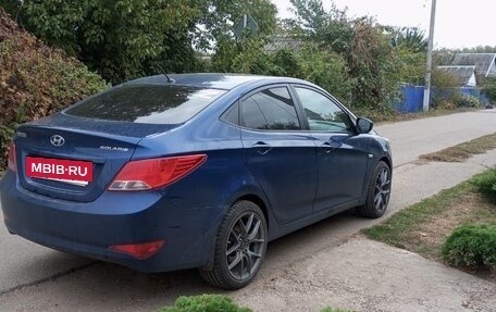 Hyundai Solaris II рестайлинг, 2015 год, 930 000 рублей, 2 фотография
