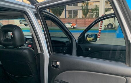 Mitsubishi Outlander III рестайлинг 3, 2003 год, 720 000 рублей, 9 фотография