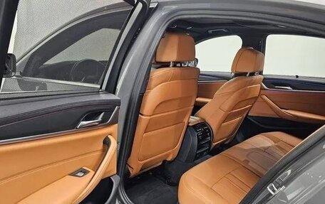 BMW 5 серия, 2022 год, 3 050 000 рублей, 13 фотография