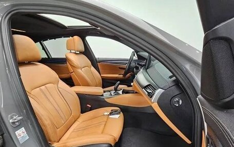 BMW 5 серия, 2022 год, 3 050 000 рублей, 11 фотография