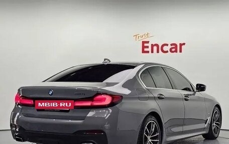 BMW 5 серия, 2022 год, 3 050 000 рублей, 2 фотография