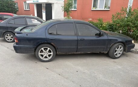 Nissan Cefiro II, 1994 год, 140 000 рублей, 3 фотография